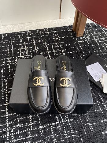 CHANEL | Moccasins wrinkled calfskin in black