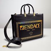 Fendi x Versace Fendace Bolso Convertible Sunshine Shopper Tote In Black - 6