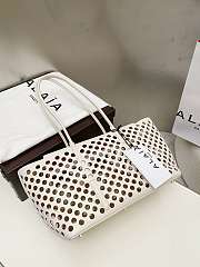Alaia neo mina 32 bag in perforated calfskin in white - 3