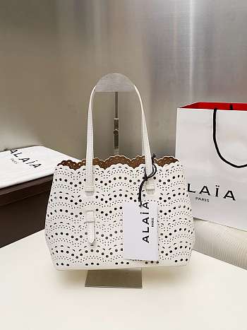 ALAIA | mina 25 bag in vienne wave calfskin in white