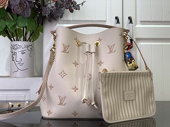 LOUIS VUITTON | NéoNoé MM Bucket Bag Eden