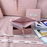 MIUMIU | Quilted effect leather wallet in pink - 3