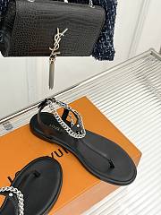 LOUIS VUITTON | Sandals With Chain In Black - 5