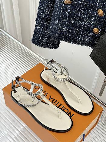 LOUIS VUITTON | Sandals With Chain In White
