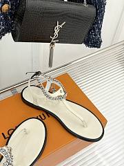 LOUIS VUITTON | Sandals With Chain In White - 5