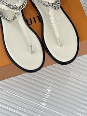 LOUIS VUITTON | Sandals With Chain In White - 4