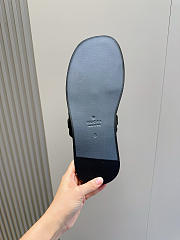 Gucci Men's Interlocking Double G Slides 02 - 4
