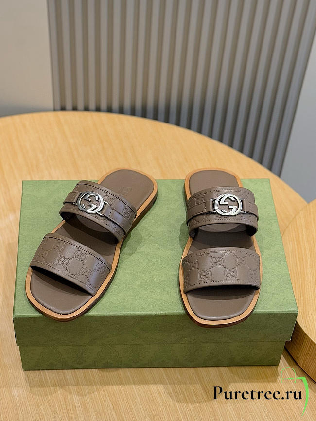 Gucci Men's Interlocking Double G Slides 03 - 1