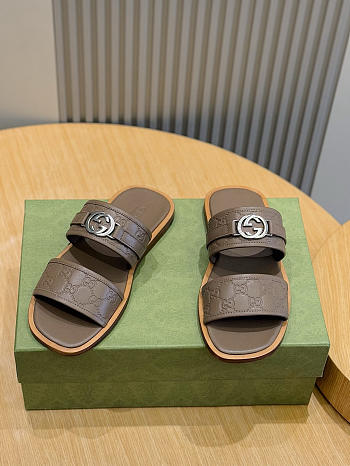 Gucci Men's Interlocking Double G Slides 03