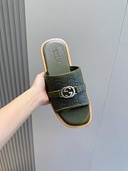 Gucci Men's Interlocking Double G Slides 04 - 3