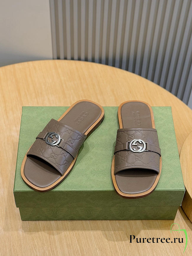 Gucci Men's Interlocking Double G Slides 05 - 1