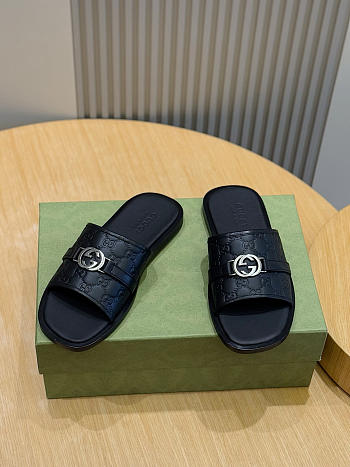 Gucci Men's Interlocking Double G Slides 07