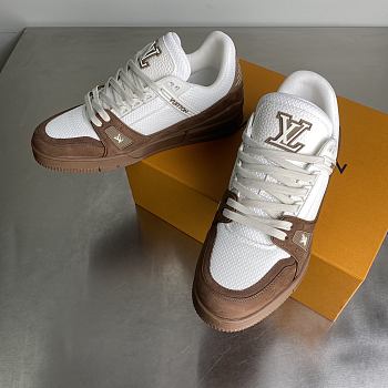 LOUIS VUITTON | Trainer Sneaker 06