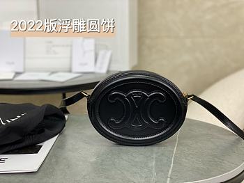 CELINE | Crossbody Oval Purse Cuir Triomphe In Black