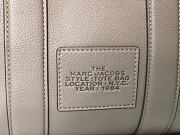 MARC JACOBS | The Leather Medium Tote Bag In Cement Color - 5