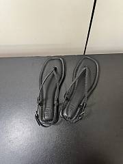 Brunello Cucinelli Leather flip flops in black - 3
