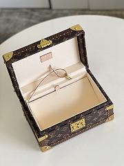 LOUIS VUITTON | Coffret Trésor 24 S-lock closure system Creme - 3