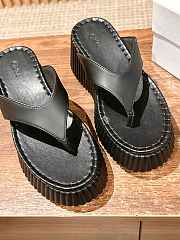 CHLOE | Thick-soled Height-enhancing Flip-flops In Black - 6