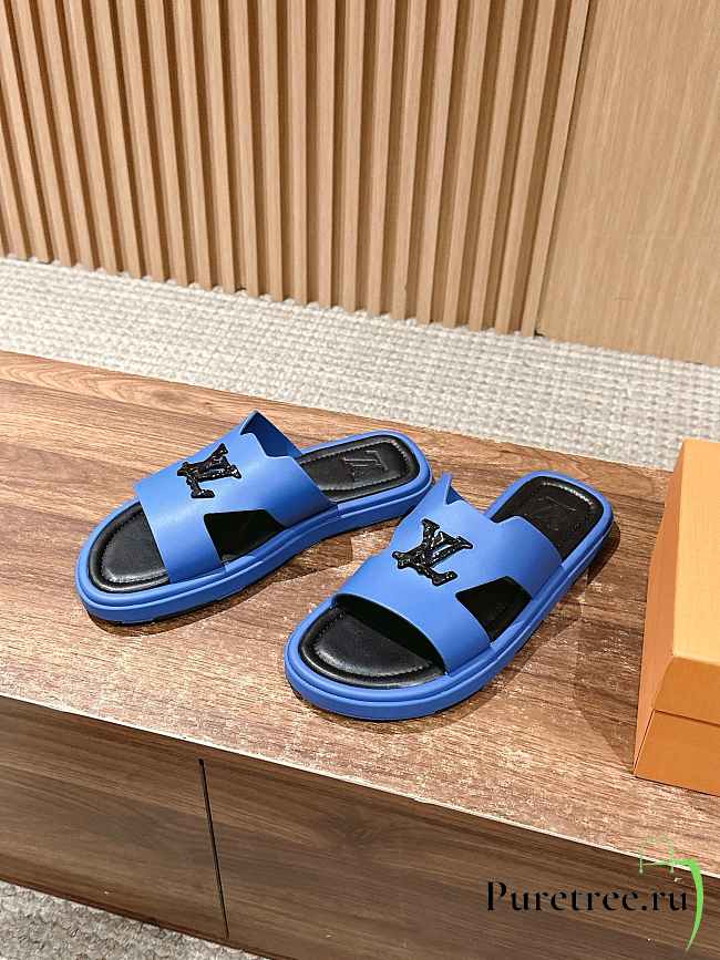 LOUIS VUITTON | Slippers In Light Blue - 1