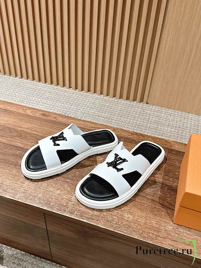 LOUIS VUITTON | Slippers In Light White - 1