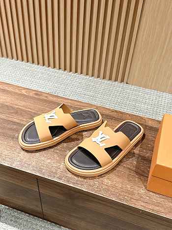 LOUIS VUITTON | Slippers In Beige