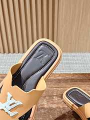 LOUIS VUITTON | Slippers In Beige - 6