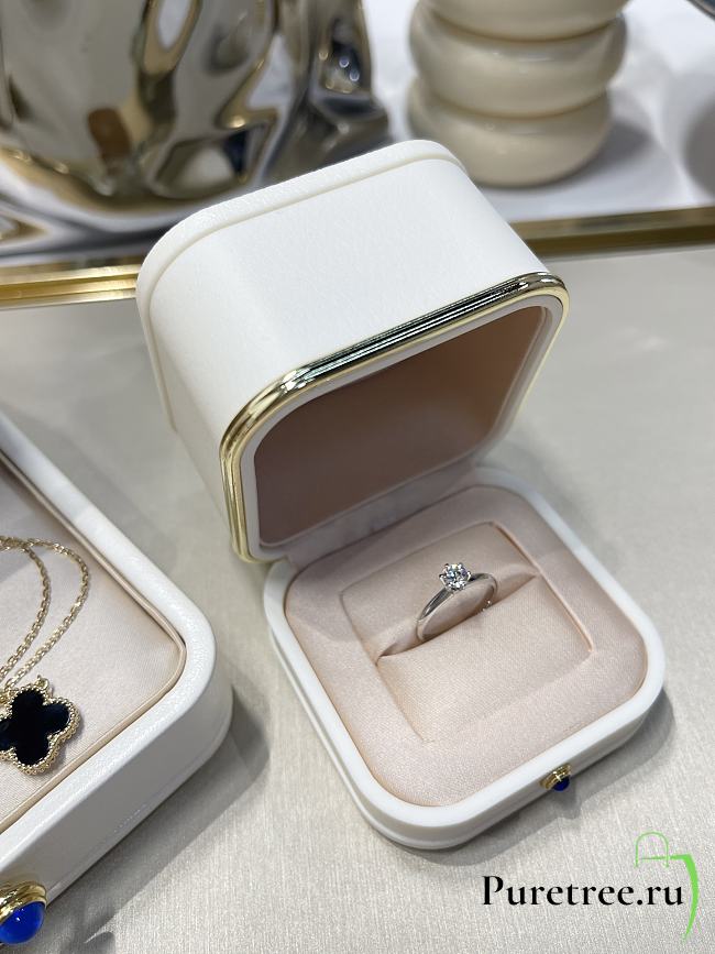 Tiffany classic six-claw diamond ring - 1