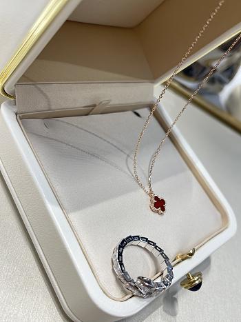 VCA Small Carnelian Clover Necklace Rose Gold