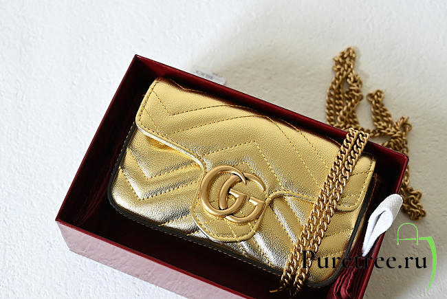 GUCCI | GG Marmont mini bag Gold metallic chevron leather - 1
