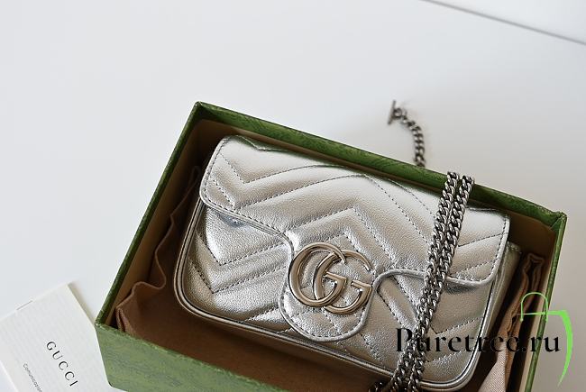GUCCI | GG Marmont mini bag Silver metallic chevron leather - 1
