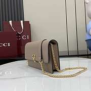 GUCCI | Softbit continental wallet ob chain grainy leather in beige - 6