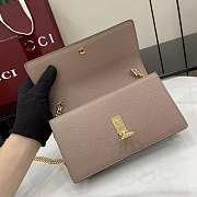 GUCCI | Softbit continental wallet ob chain grainy leather in beige - 3