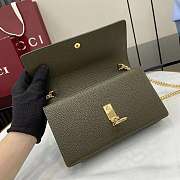 GUCCI | Softbit continental wallet ob chain grainy leather in green - 3