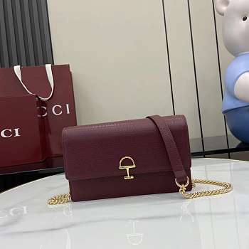 GUCCI | Softbit continental wallet ob chain grainy leather in burgundy