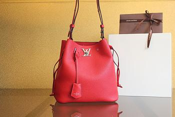 LOUIS VUITTON | NeoNoé MM Bag In Red Color