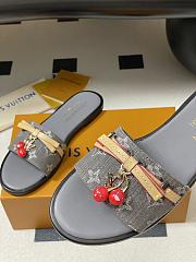 LV X TM Cherry pendant flat sandals 10 - 4