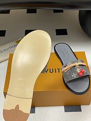 LV X TM Cherry pendant flat sandals 10 - 3