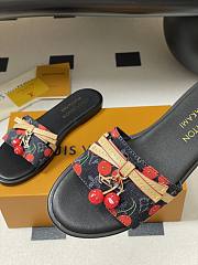 LV X TM Cherry pendant flat sandals 14 - 4