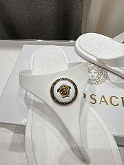 VERSACE | Alia Rubber Flat Sandals In White - 2