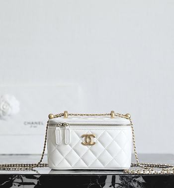 CHANEL | Mini Vanity Case In White