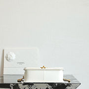 CHANEL | WOC Lambskin White Size 22x14.5x8 cm - 3