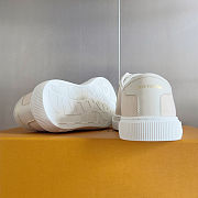 LOUIS VUITTON | Lagoon sneaker Monogram 04 - 4