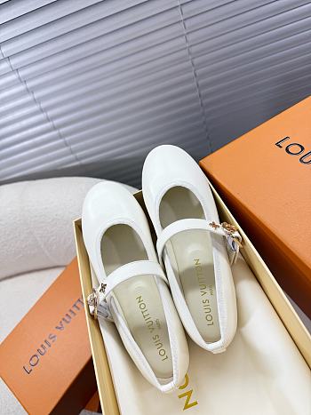 LOUIS VUITTON | Leather Ballet Shoes In White