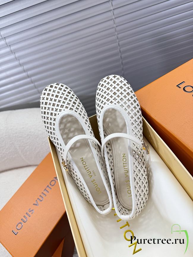 LOUIS VUITTON | Romy Flat Ballerina Ecru White - 1