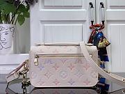 LOUIS VUITTON | Pochette Métis East West Dream Cream Color - 4