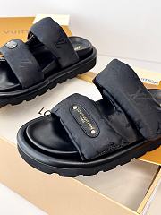 LOUIS VUITTON | Pool Pillow Comfort Monogram Sandals 02 - 6