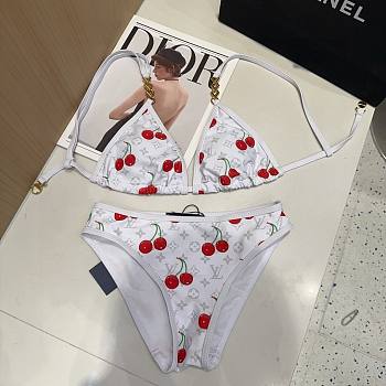 LVxTM swimsuit 01