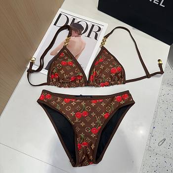 LVxTM swimsuit 02