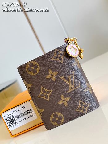LOUIS VUITTON | LV Charms Pocket Wallet Monogram/Cotton-Candy Pink M14718