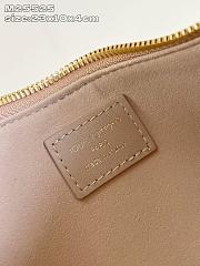 LOUIS VUITTON | LV Bloom Pochette Bag Calfskin M25784 Sand color - 3